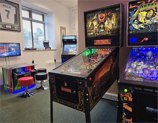 Lord of the Rings Pinball Machine